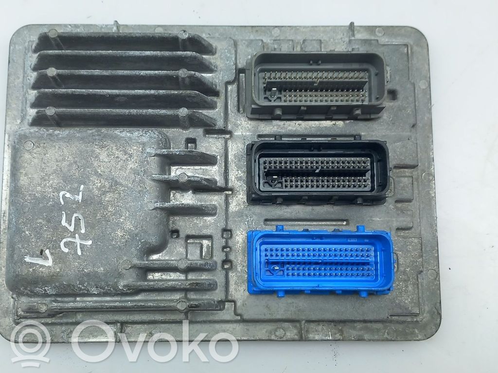 Engine control unit/module   811839393,12680876
