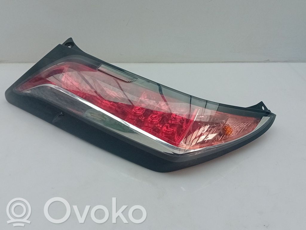 Toyota Aygo AB40 Feux arrière sur hayon