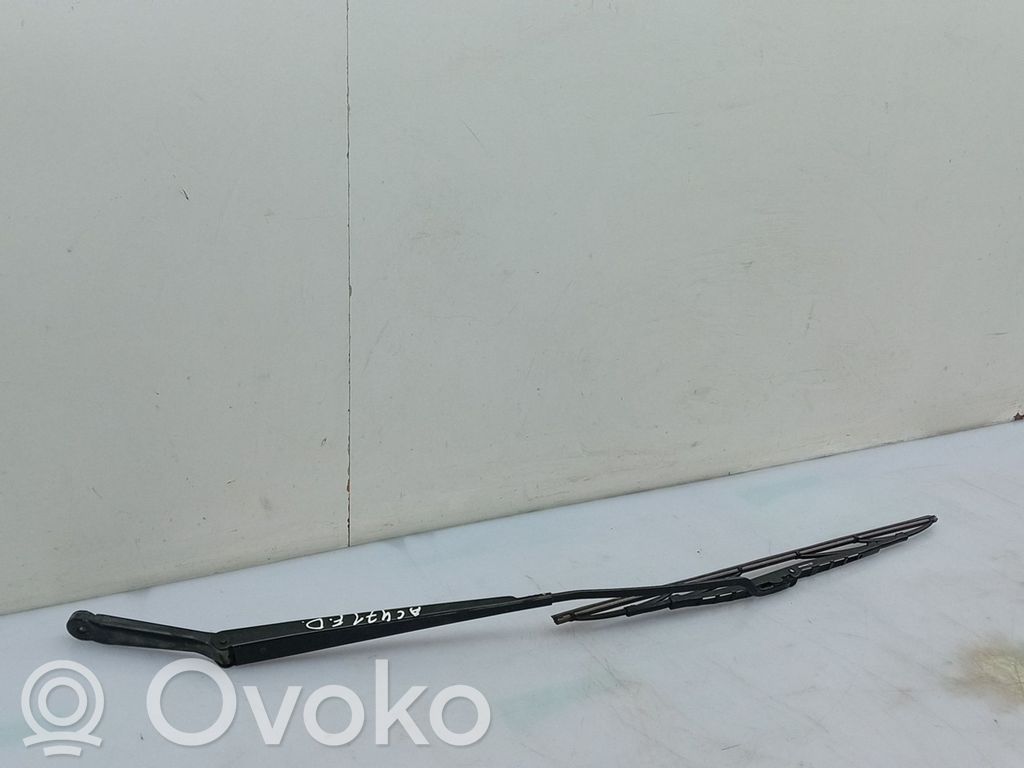 Brazo del limpiaparabrisas delantero   XS4117526BC