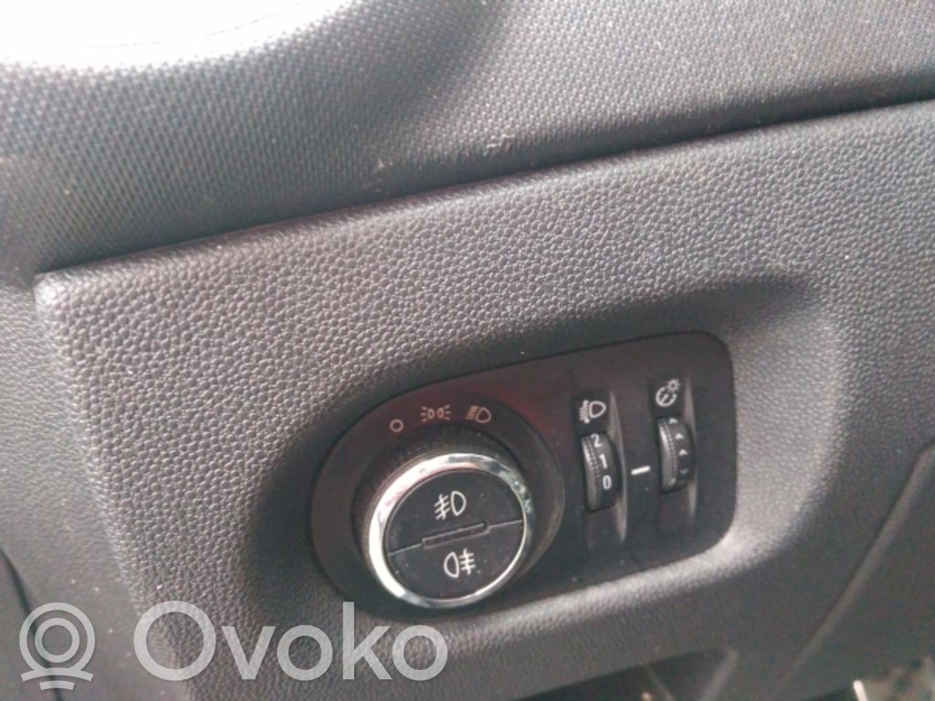 Opel Corsa D Valomoduuli LCM 
