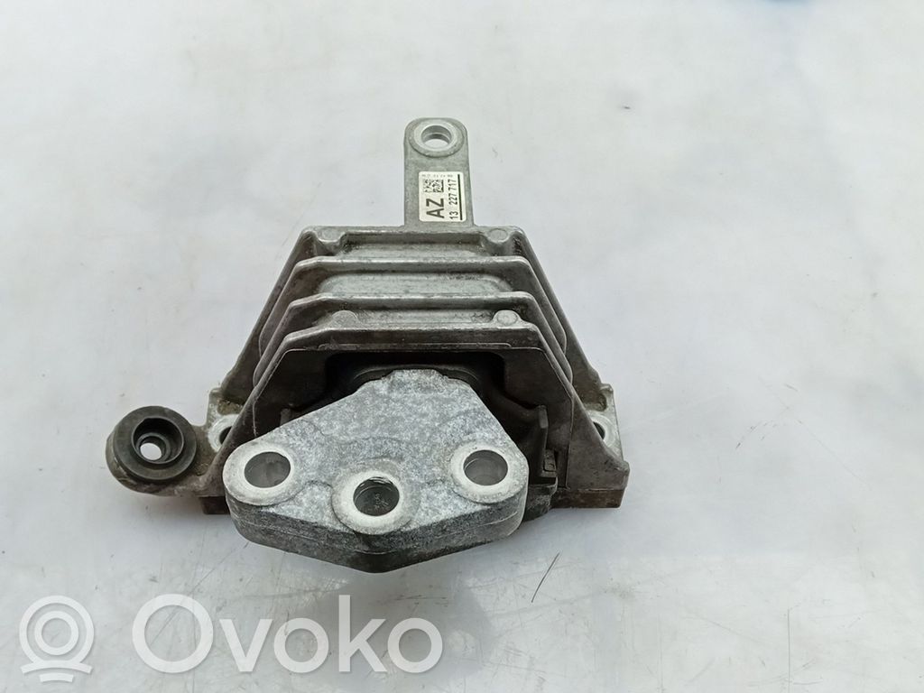 Engine mount bracket   AZ,13227717,V060970101