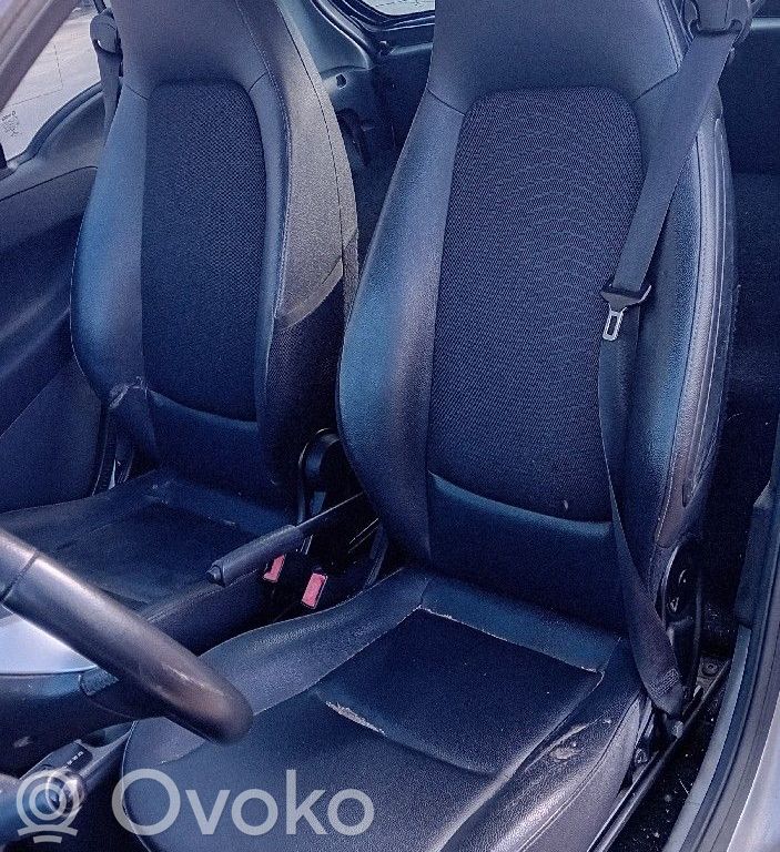 Smart ForTwo II Sedile anteriore del conducente