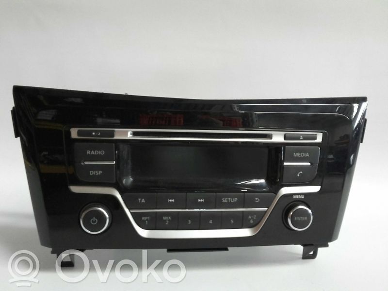 Nissan Qashqai Radio/CD/DVD/GPS head unit 