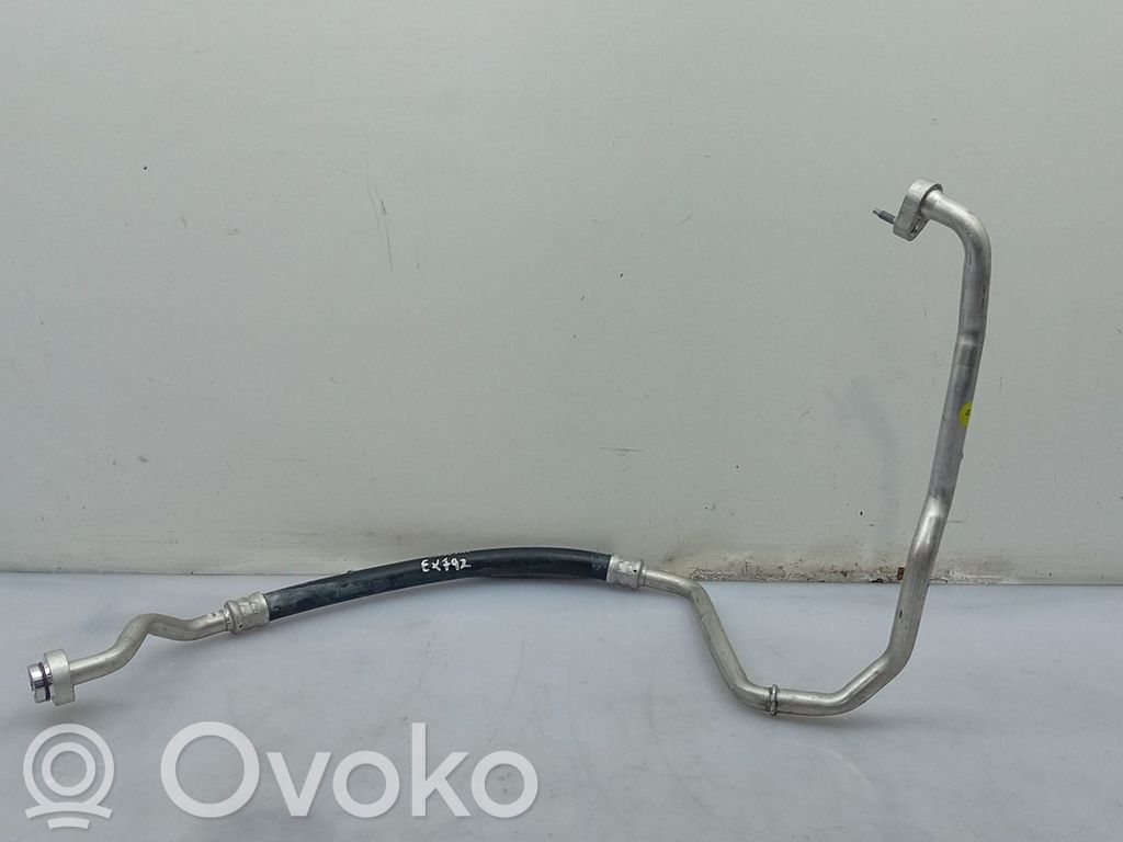 Ilmastointilaitteen putki (A/C)   5QF816743N
