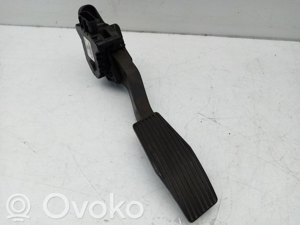 Pedal del acelerador   102DE0037