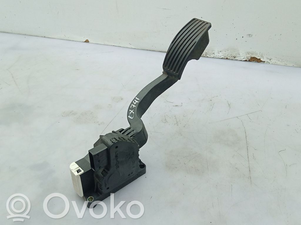 Pedal del acelerador   13305804