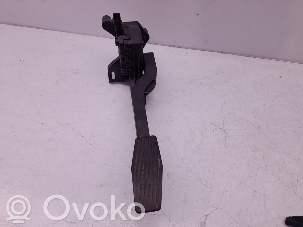 Pedale dell’acceleratore   9129423