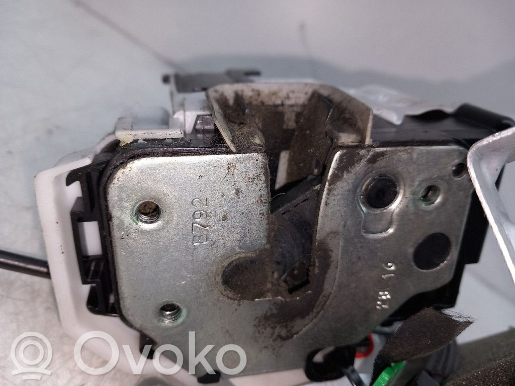 Fiat Fiorino Zamek drzwi przednich 