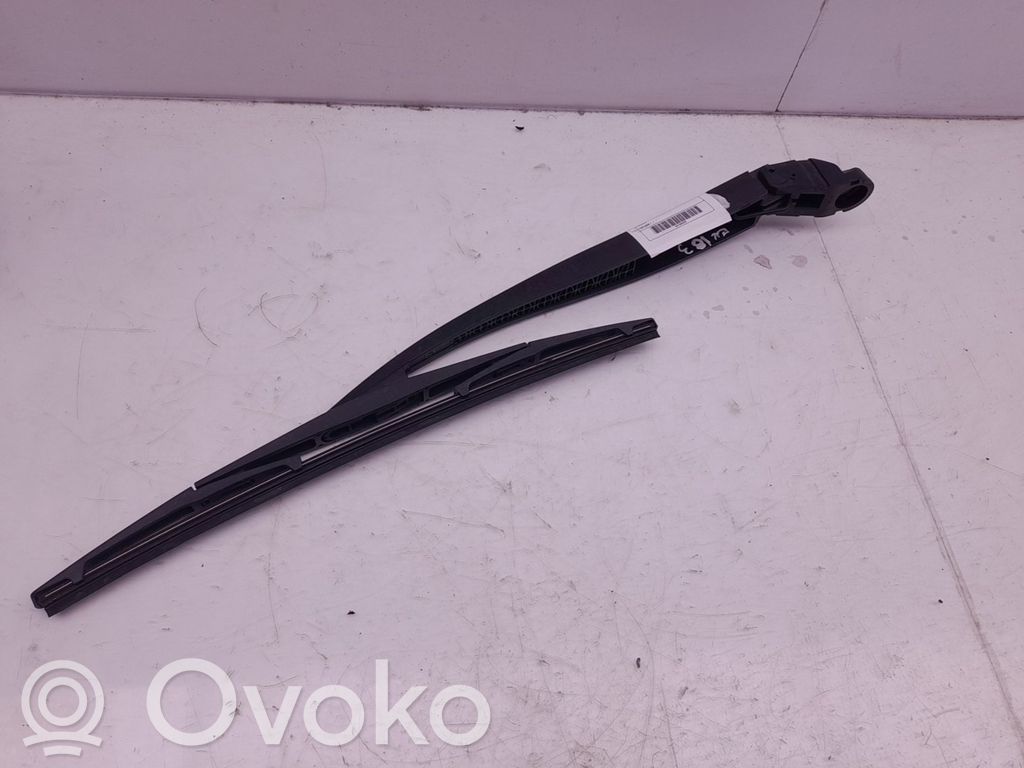 Brazo del limpiaparabrisas trasero   10F058