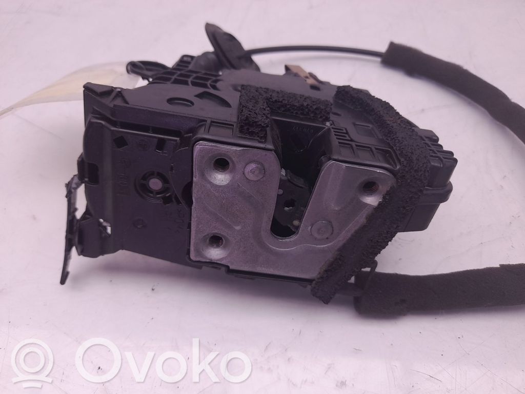 Priekšpusē slēdzene   805024563R