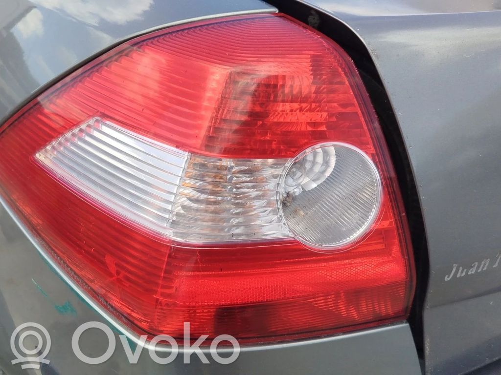 Renault Megane II Feux arrière sur hayon 
