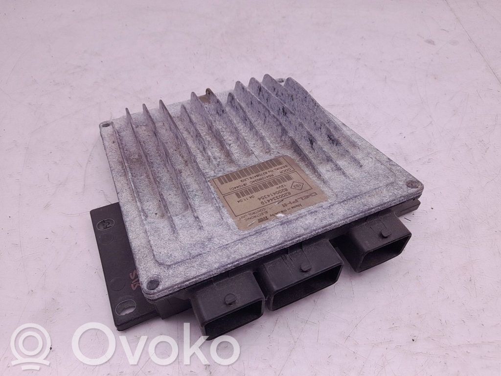 Unidad de control/módulo del motor   8200334419,8200414354
