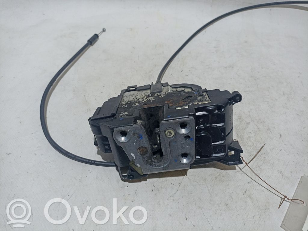 Renault Clio III Aizmugurē slēdzene 