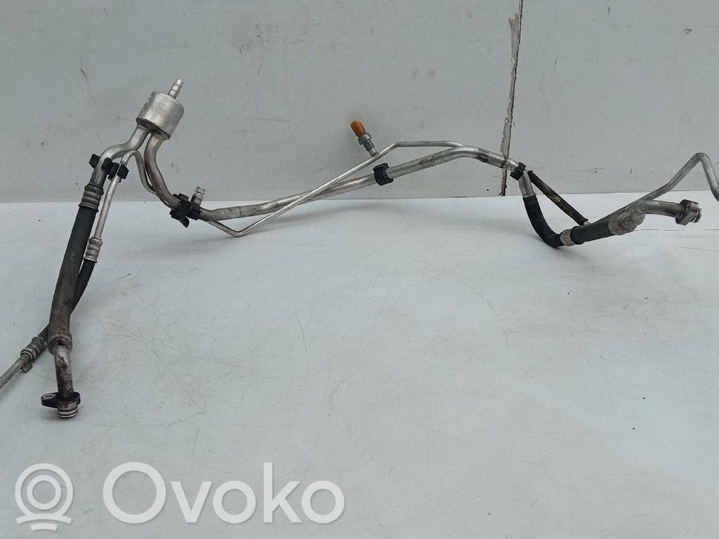 Ilmastointilaitteen putki (A/C)   9684368380,6460JA,6460JC,6460PW,6460XF,647736,647738,647775,647777,647779,647786,6477AA,6477D7,6477ET,6477GG,6477GT,6477H9,6477K7,6477K9,6477L0,6477N2,6477N3,67777,9653106980,9653107880,9657302480,9658227580,9659577880,9675202680,9675795780,9677930480,9677949880,9677995680,9685503180,9686105780,9818610780