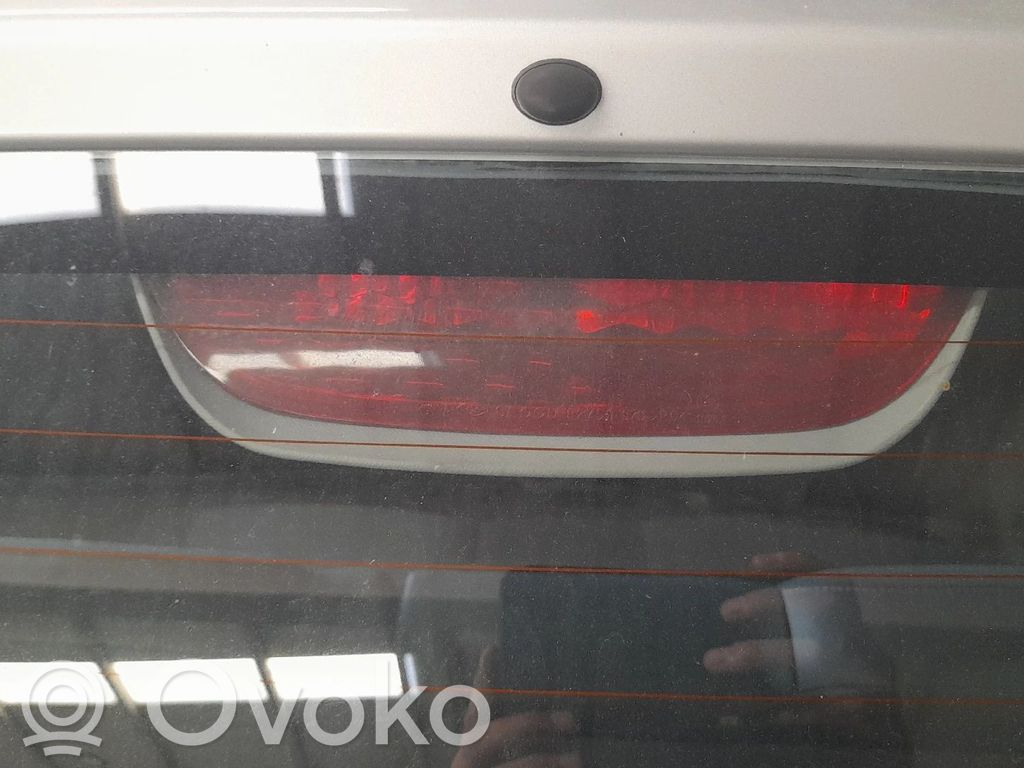 Kolmas/lisäjarruvalo
