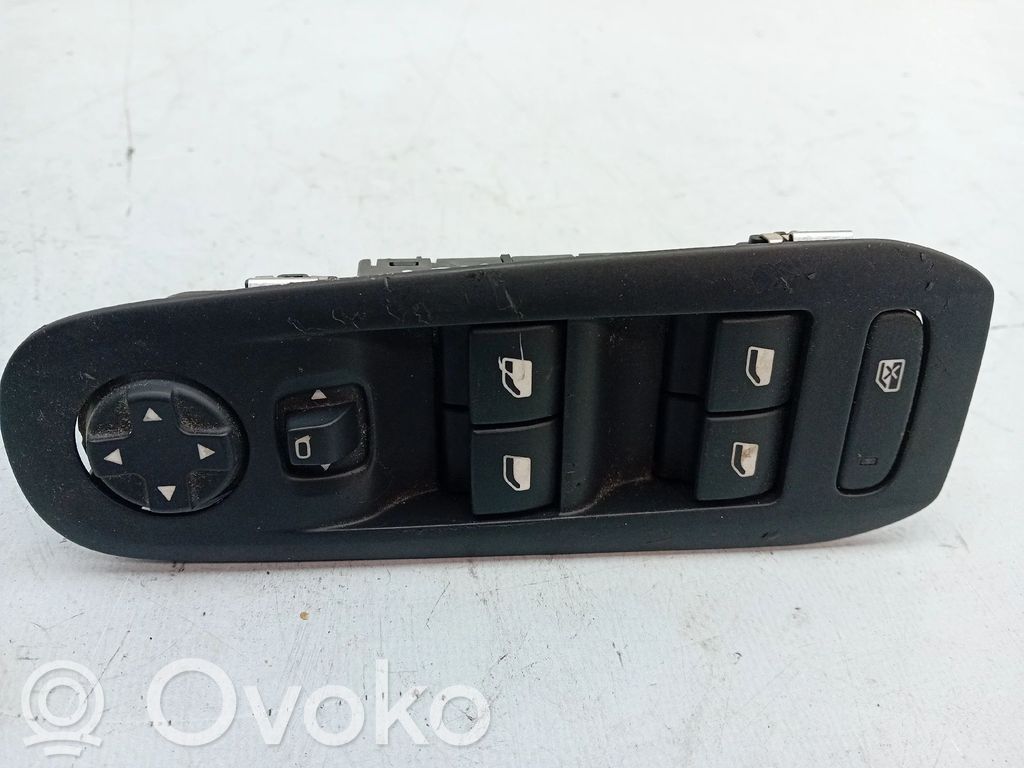 Comutator comandă geamuri electrice   96788281ZD