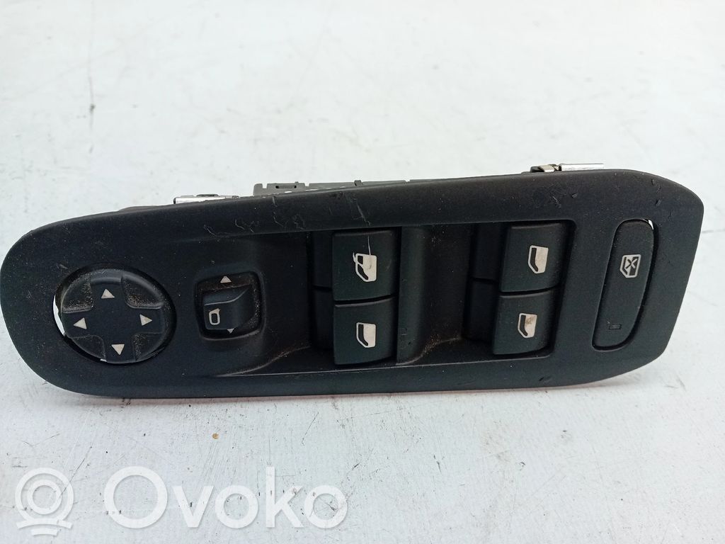 Peugeot 308 Przyciski szyb 