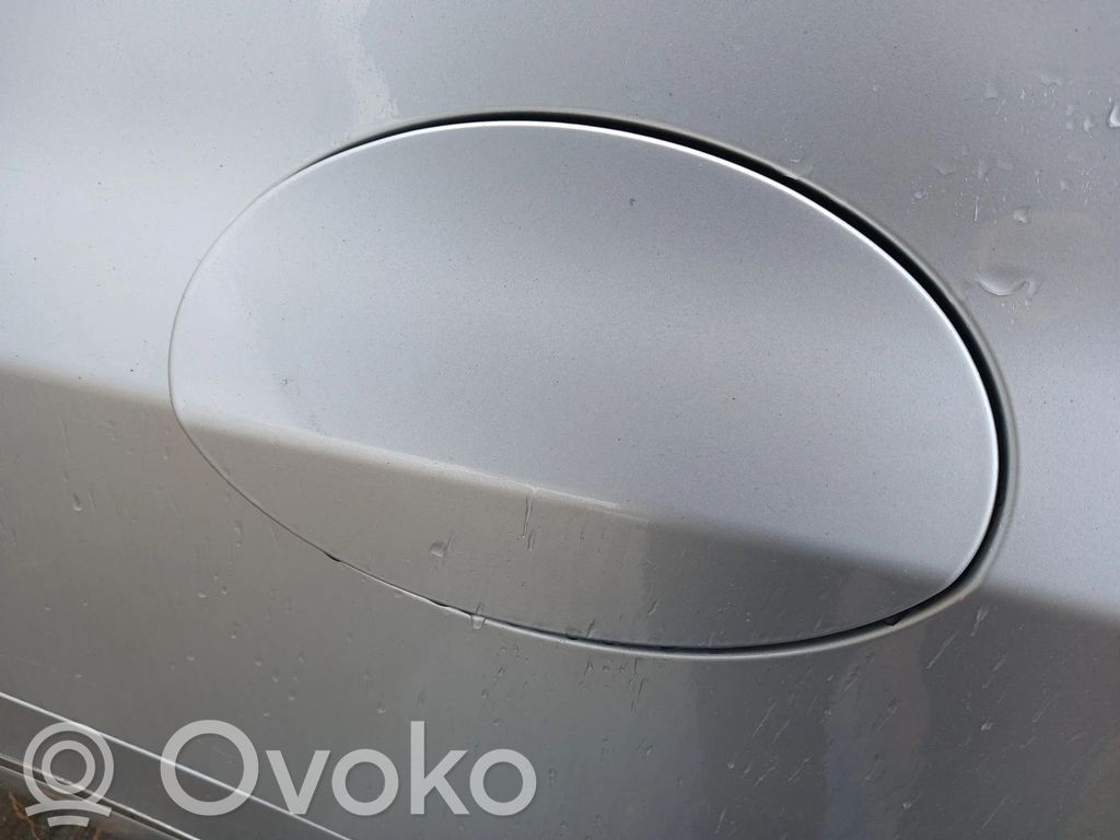 Mercedes-Benz E C207 W207 Polttoainesäiliön korkki 
