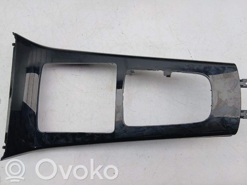 Mercedes-Benz A W177 Mascherina unità principale autoradio/GPS 