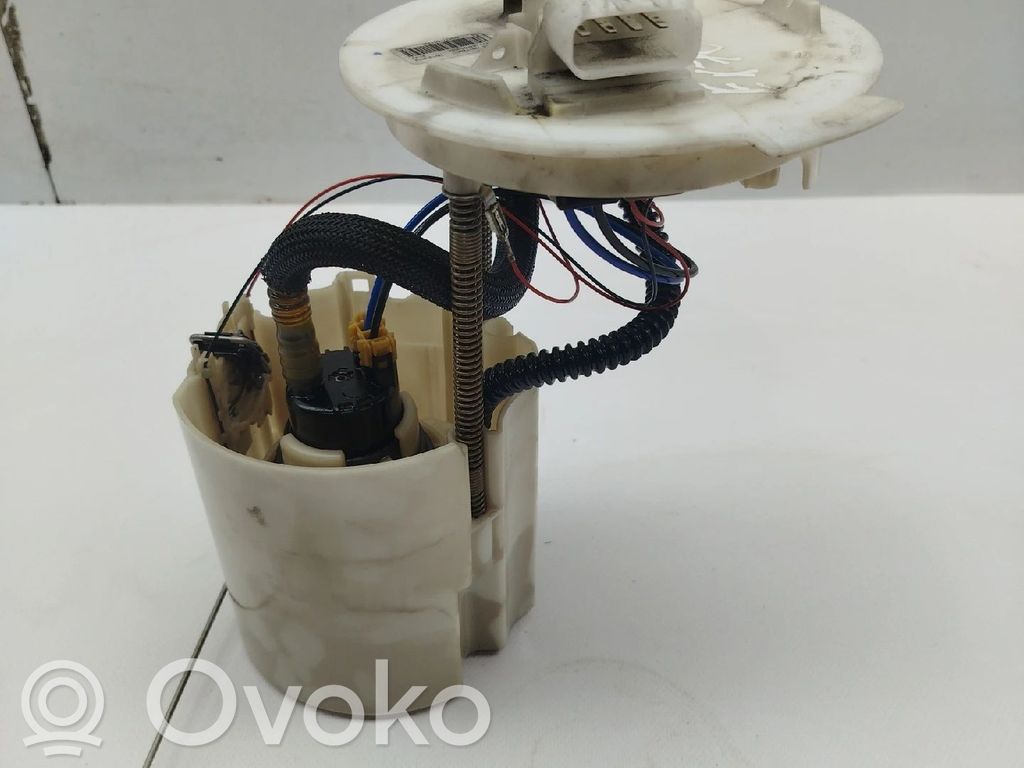 Bomba interna de combustible   13577226