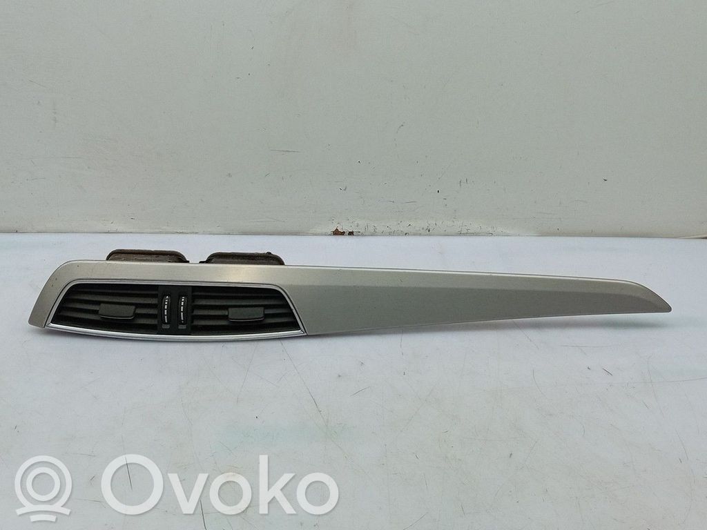 Mercedes-Benz C W204 Griglia di ventilazione centrale cruscotto