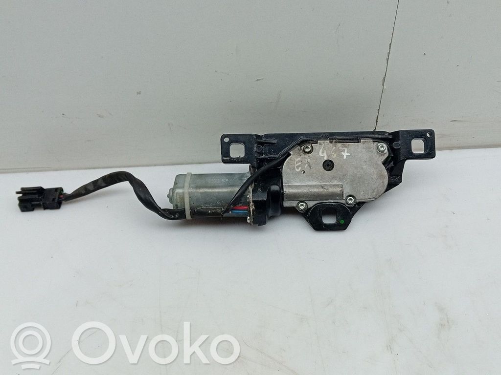 BMW 5 E60 E61 Tailgate exterior lock 
