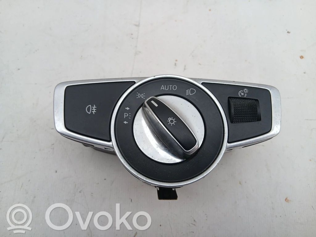 Mercedes-Benz C W205 Interruttore luci