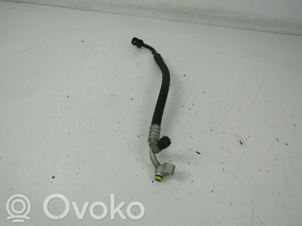 Ilmastointilaitteen putki (A/C)