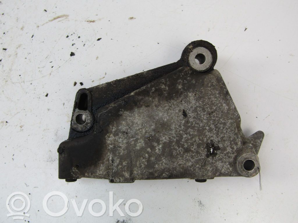 Citroen C3 Engine mounting bracket 
