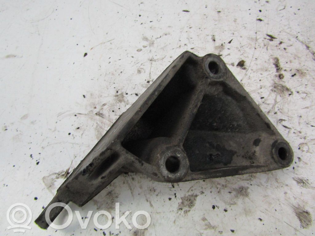 Opel Astra G Engine mounting bracket 
