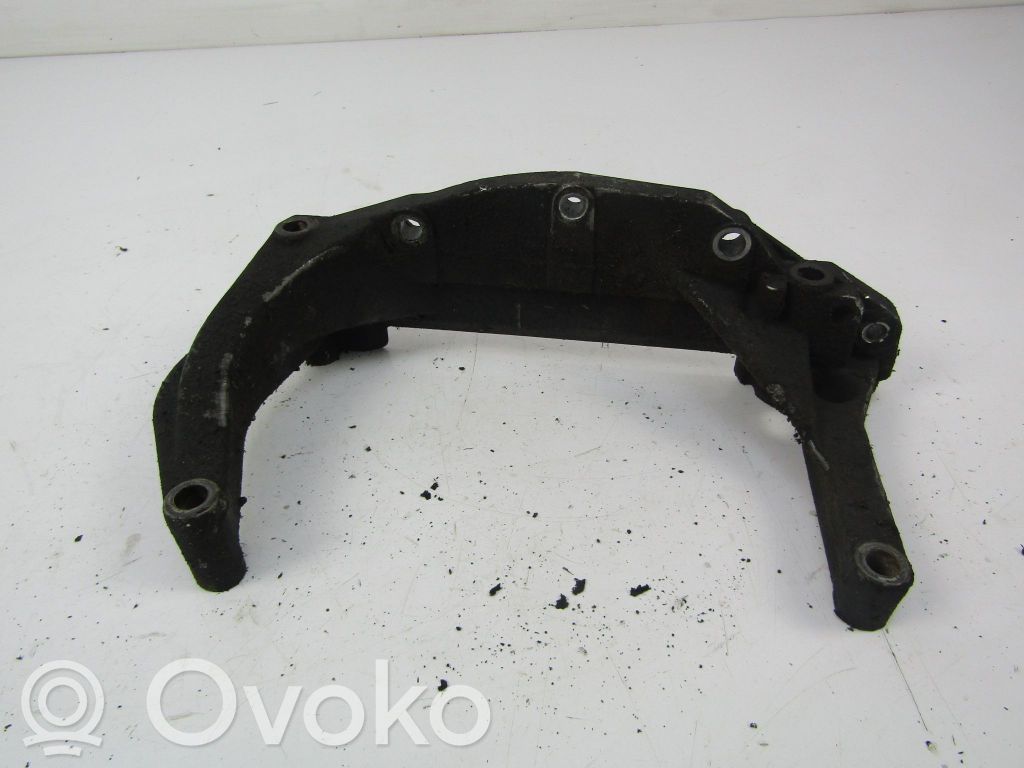Audi 80 90 S2 B4 Gearbox mounting bracket 