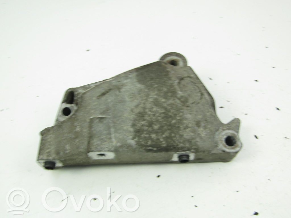 Citroen C3 Engine mounting bracket 