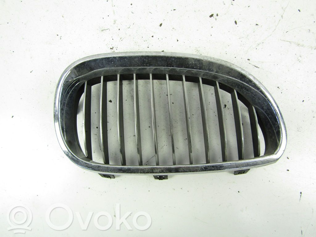 BMW 7 E65 E66 Etusäleikkö 