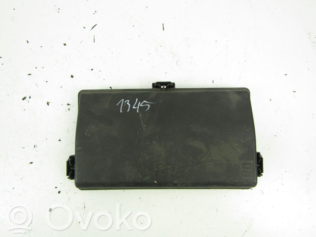 Opel Insignia A Tapa de caja de fusibles 