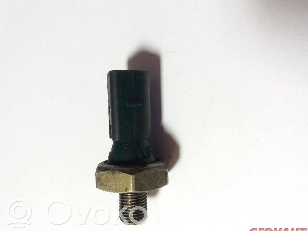 Audi A4 S4 B5 8D Czujnik temperatury płynu chłodzącego 