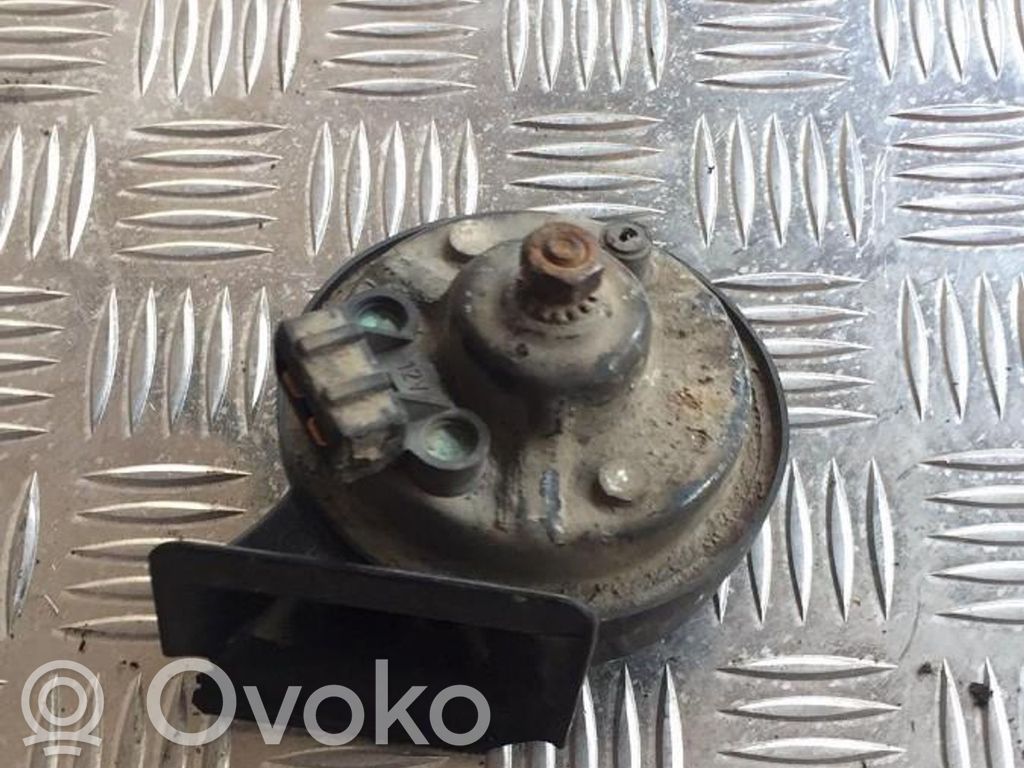 Volkswagen PASSAT B4 Horn signal 