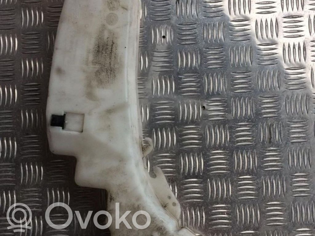 Ford Focus Žibintų apiplovimo bakelis 