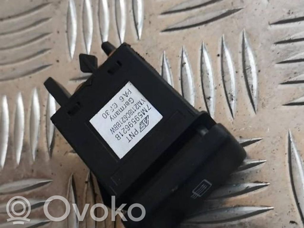 Windscreen/window heater switch   7M5959621B