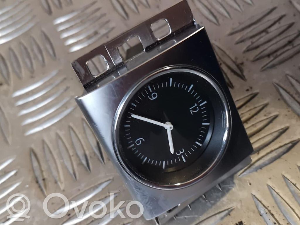 Clock   1948189