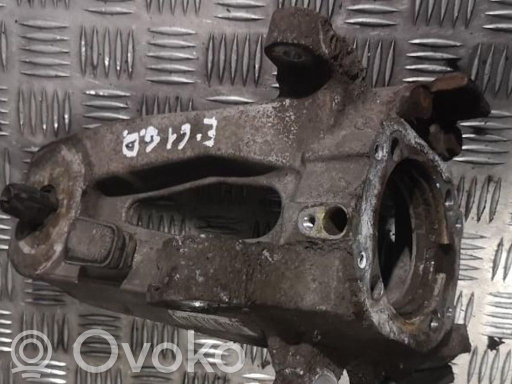 BMW 5 E60 E61 Aizmugurē riteņa rumbas vārpstas šarnīrs (stupica, capfa) 