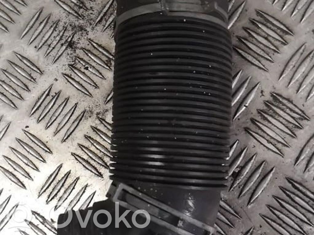 Volkswagen Golf V Air intake duct part 