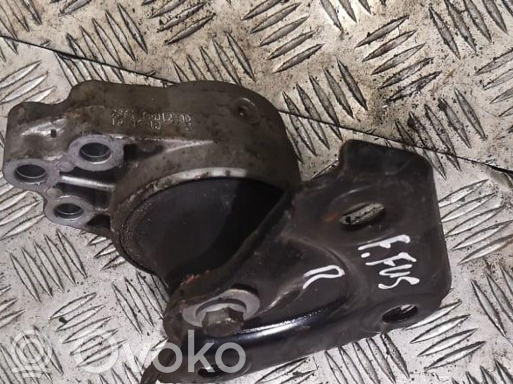 Ford Fusion Engine mount bracket 