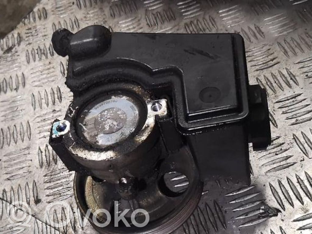Peugeot 206 Power steering pump 