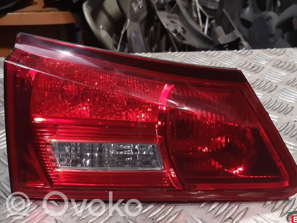 Lexus IS 220D-250-350 Tailgate rear/tail lights 