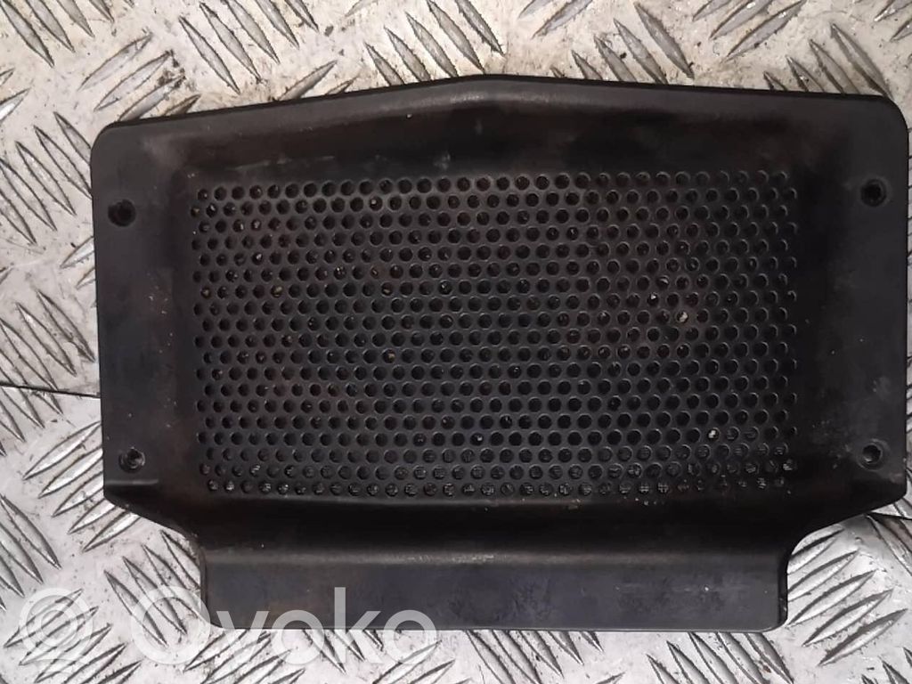 BMW X3 E83 Subwoofera reste/apdare 
