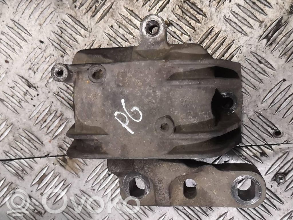 Engine mount bracket   3618372