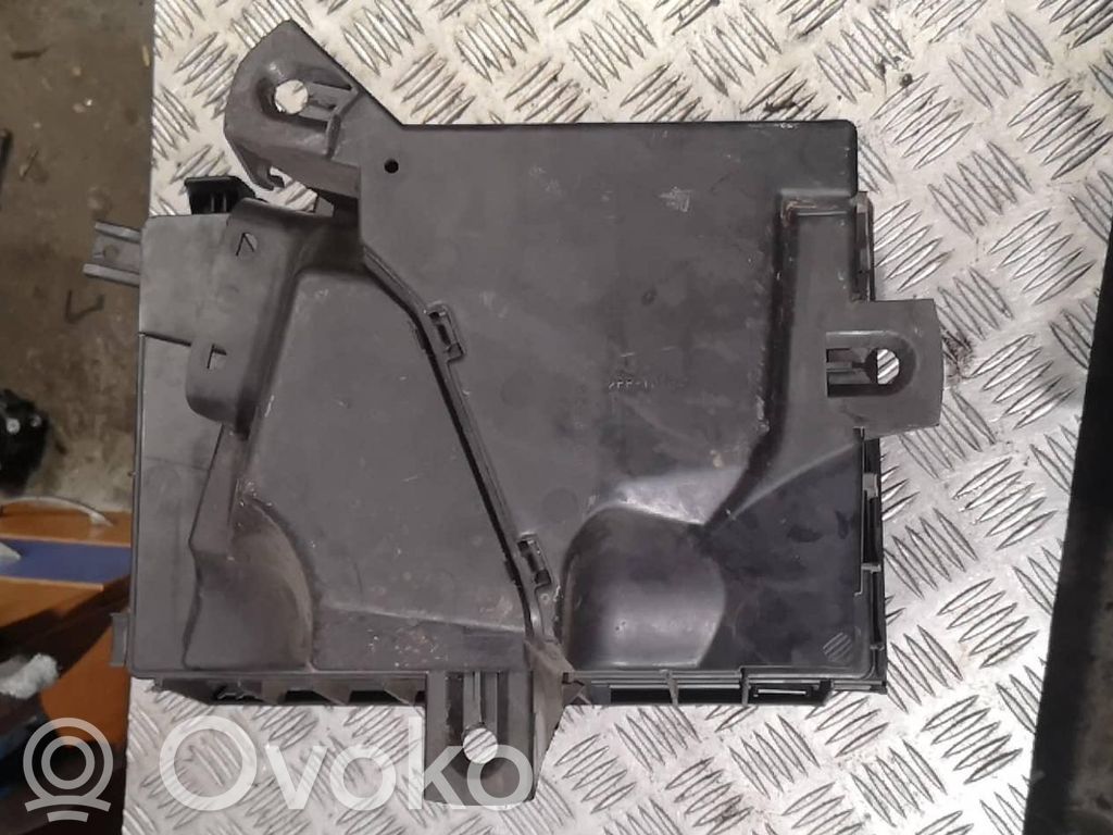 Volvo S60 Air filter box 