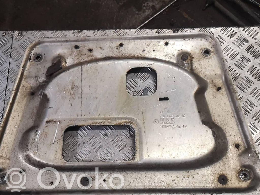 Engine splash shield/under tray   3110341514802