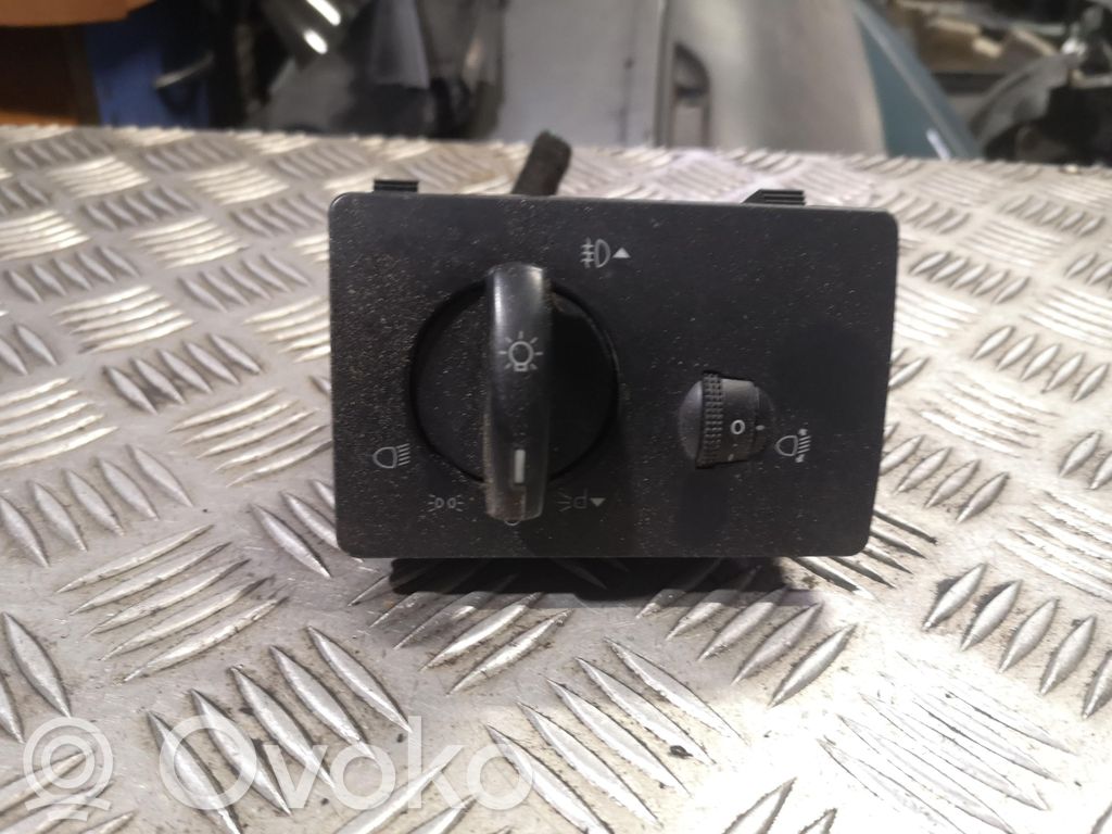 Light switch   4M5T13A024FA