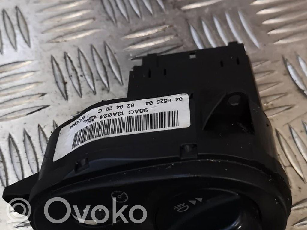 Ford Focus Light switch 